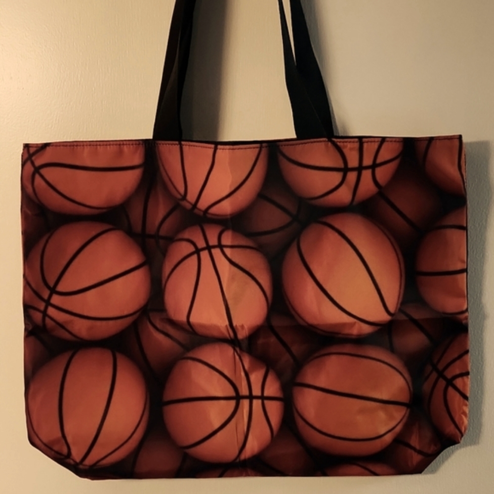 NEW- Tote Bag- Shoulder Bag- Basketballs 🏀